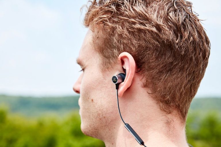 The 15 Best Wireless Earbuds for Runners Runner's World Australia and